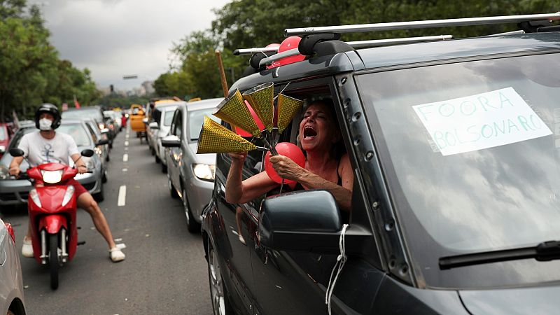 Caravanas en decenas de ciudades de Brasil piden la destitución de Bolsonaro por su gestión de la COVID