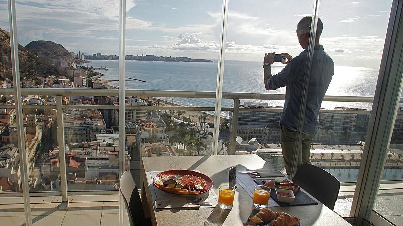 Las pernoctaciones hoteleras cierran 2020 con un desplome histórico del 73,3 % por el coronavirus