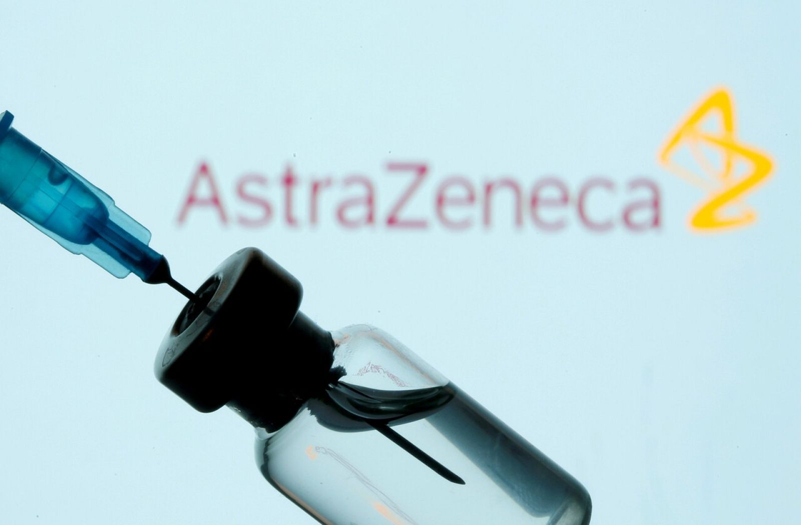 La UE pide a AstraZeneca que envíe dosis procedentes de sus plantas británicas - Informativo 24h | Ver