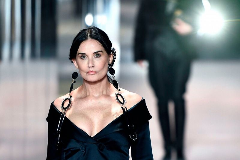 Demi Moore, irreconocible, ¿se ha pasado con la cirugía estética?