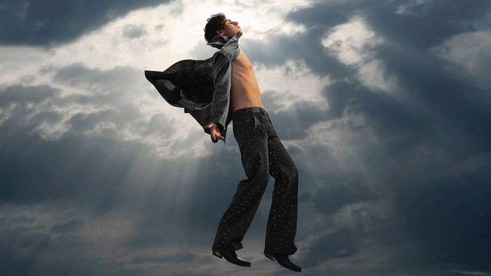 Alfred García regresa a la música con 'Los espabilados' - ver ahora