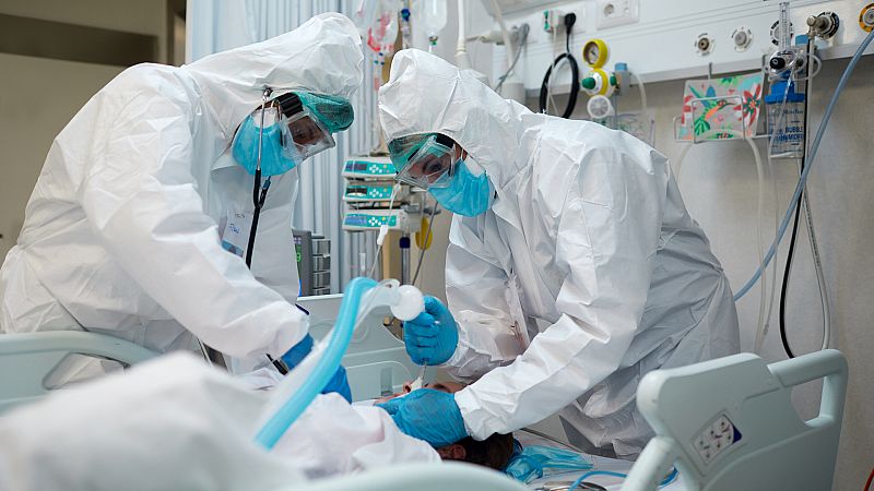 Un día en la UCI: ¿Cómo es la vida en el Hospital Isabel Zendal?