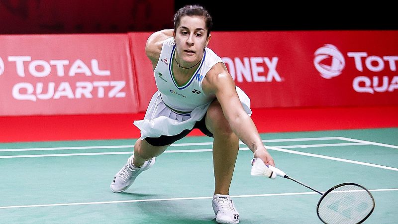 Primera derrota del año para Carolina Marín que pasa a semis como segunda de grupo