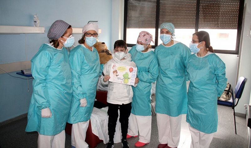 Mateo, el pequeño que ha vencido al coronavirus tras 11 días en la UCI: "Gracias a todos los que me han dado fuerzas"