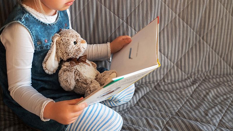 El CGPJ avala que una magistrada, progenitora única, acumule los permisos para familias biparentales