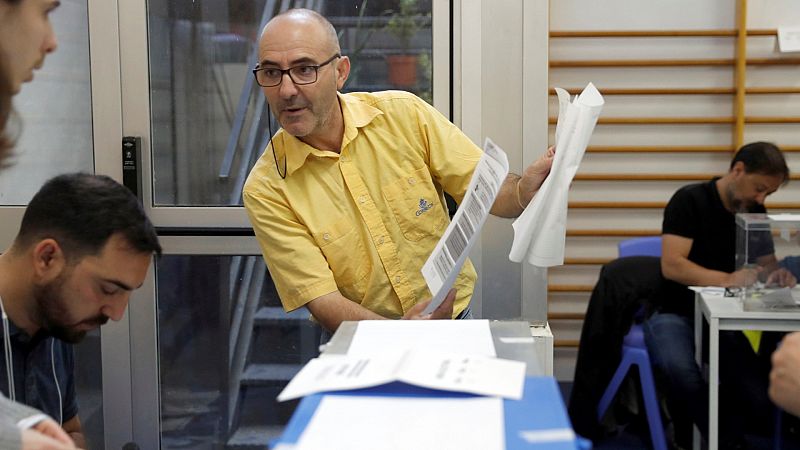 El voto por correo se dispara en las elecciones del 14F hasta el récord de 270.000 solicitudes admitidas