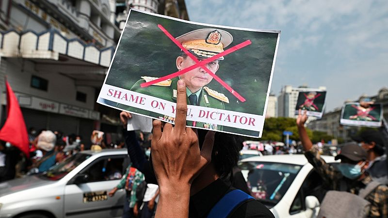 El jefe del Ejército de Birmania justifica el "inevitable" golpe de estado por el "fraude electoral" de noviembre