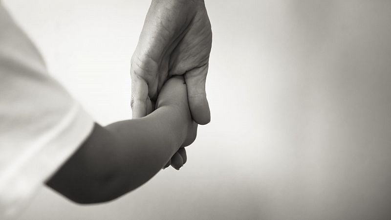 Países Bajos suspende las adopciones internacionales de niños por irregularidades
