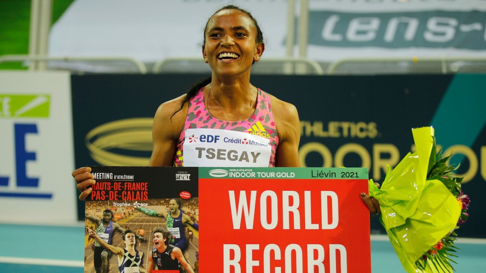 Gudaf Tsegay bate el récord del mundo de 1.500m en pista cubierta