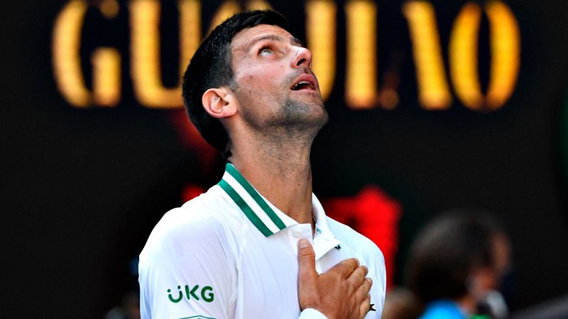 Tiafoe y el calor ponen contra las cuerdas a Djokovic