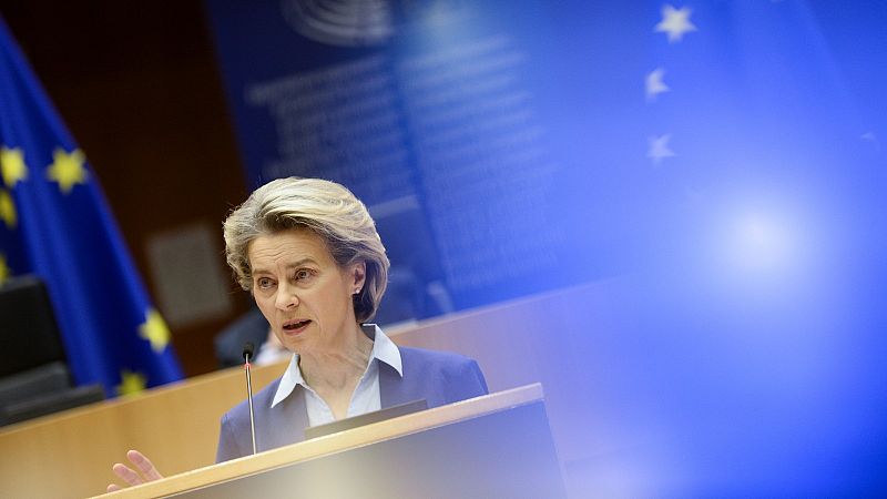Von der Leyen admite que la Comisión Europea ha sido "demasiado optimista" con la entrega de las vacunas
