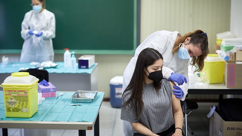 Sanidad propone que los menores de 55 años que hayan superado la COVID esperen seis meses para ser vacunados