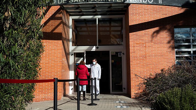 Los centros de salud de Madrid vuelven a alzar la voz por la falta de médicos: "No aguantamos más"