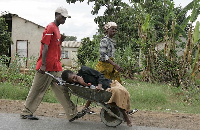 La epidemia de cólera ya se ha cobrado casi 1.000 víctimas en Zimbabue