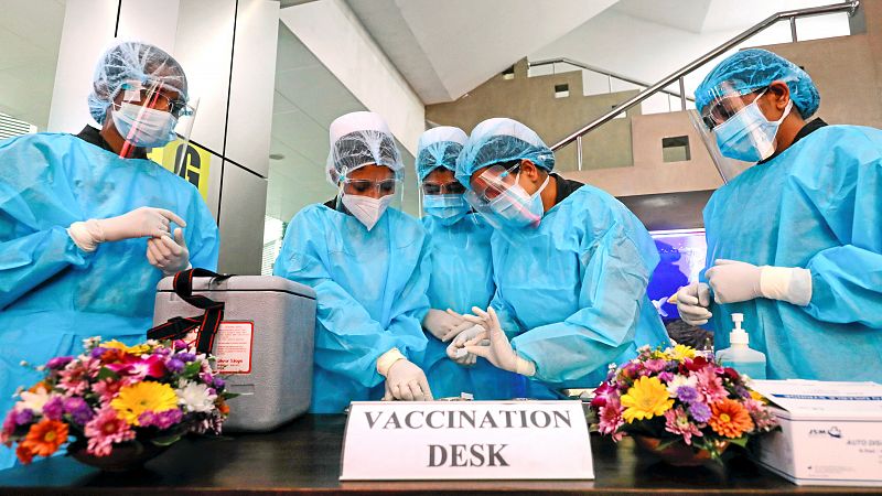 La OMS aprueba el uso de emergencia de la vacuna de AstraZeneca contra el coronavirus