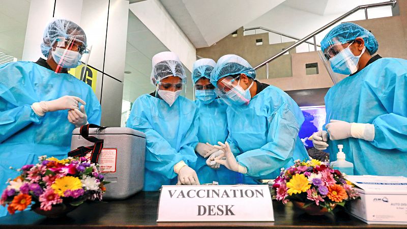 La OMS aprueba el uso de emergencia de la vacuna de AstraZeneca contra el coronavirus