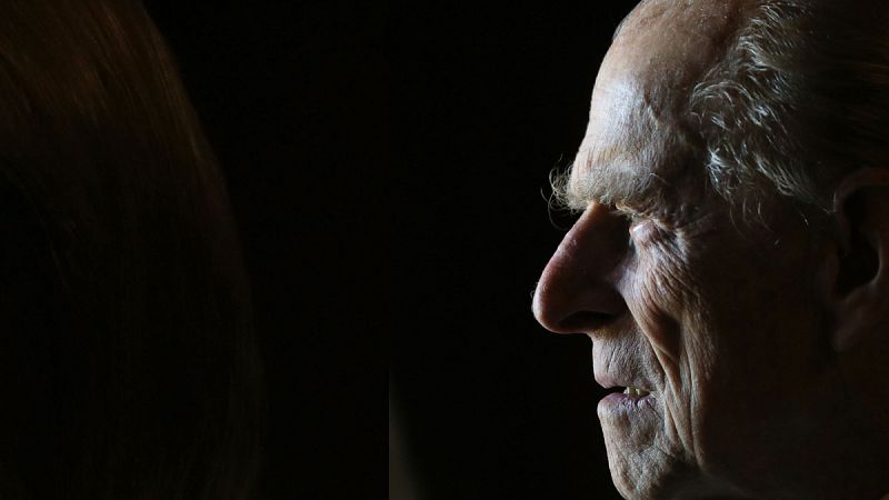 El duque de Edimburgo, de 99 años, ingresa en el hospital como "medida de precaución"