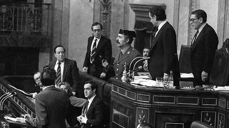 El terrorismo de ETA, la legalización del PCE y la crisis económica: el caldo de cultivo del 23F