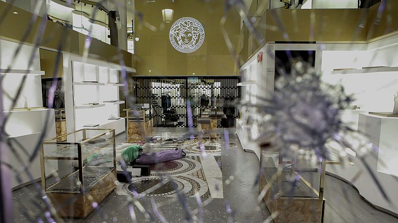 Los empresarios dicen "basta" y exigen al Govern y al Ayuntamiento de Barcelona apoyar a los Mossos