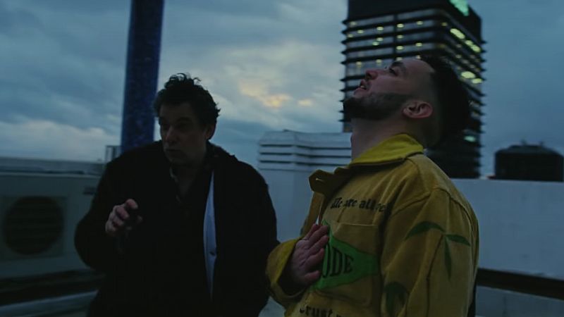 C. Tangana sorprende pasándose al rock en "Hong Kong", su nuevo tema junto a Andrés Calamaro