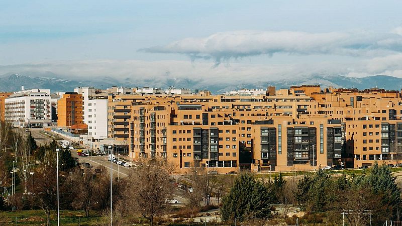 Regulación del alquiler, prohibición de desahucios o más impuestos: los puntos de fricción del Gobierno en la vivienda