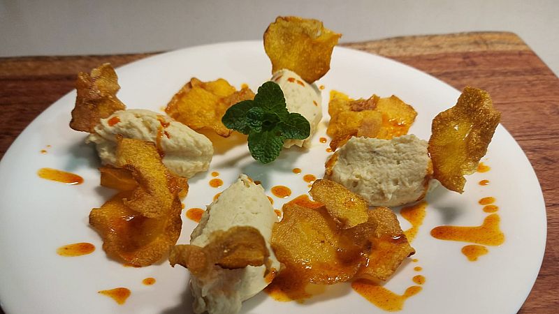 Receta de hummus exprés y con chips de calabaza