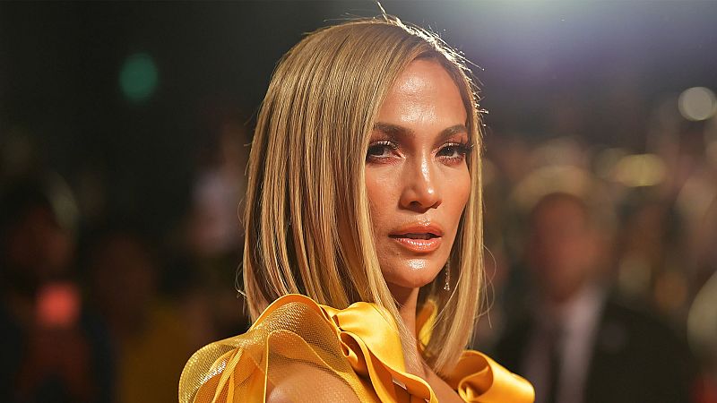 Jennifer López nos deja ver su vestido de novia, ¡y es maravilloso!