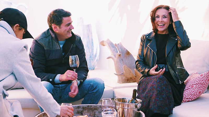 Jesulín de Ubrique y Chenoa hablan sobre cómo conocieron a sus parejas en 'Dos parejas y un destino'