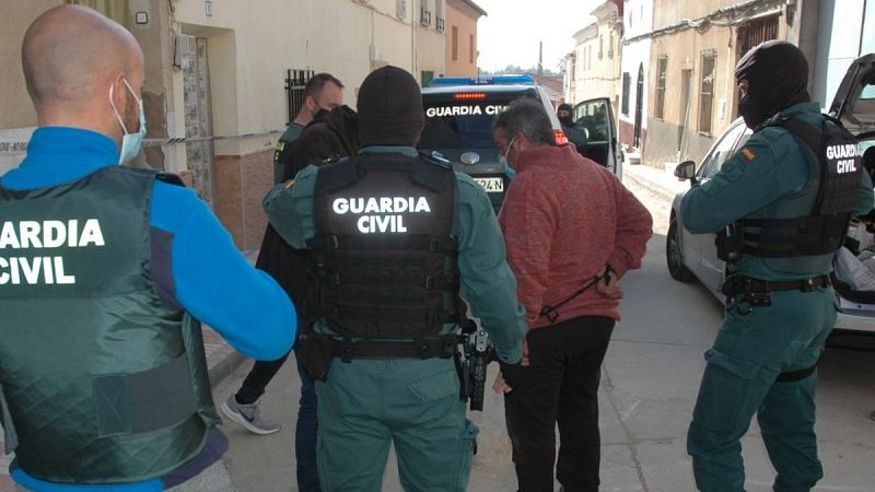 Dos detenidos por asaltar y robar armas y uniformes de un cuartel de la Guardia Civil de Villafranca de los Caballeros