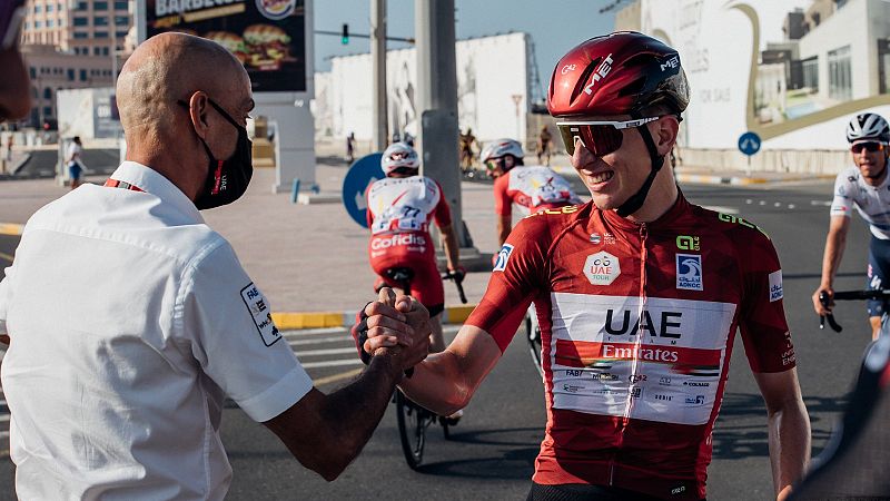 Tadej Pogaçar renueva su contrato con el UAE hasta 2026