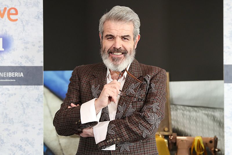 Lorenzo Caprile, maestro del buen gusto, se baja los pantalones y nos enseña sus preciosos 'calzones'