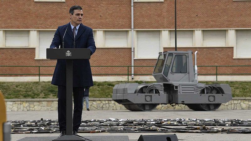 Sánchez insta a esclarecer los crímenes de ETA y luchar contra la desmemoria