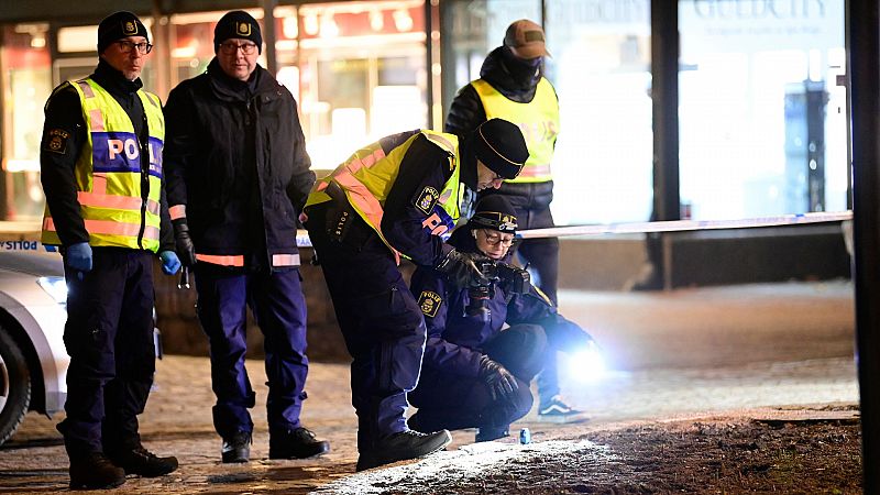 Suecia investiga como homicidio el ataque con cuchillo que dejó siete heridos, aunque sin descartar el motivo terrorista