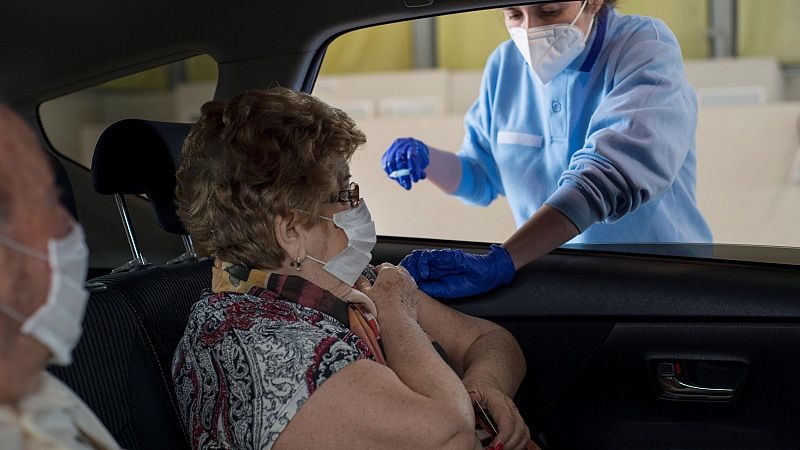 La vacunación avanza "a cuentagotas" en la España vaciada: largas distancias, pocas dosis y mucha población mayor