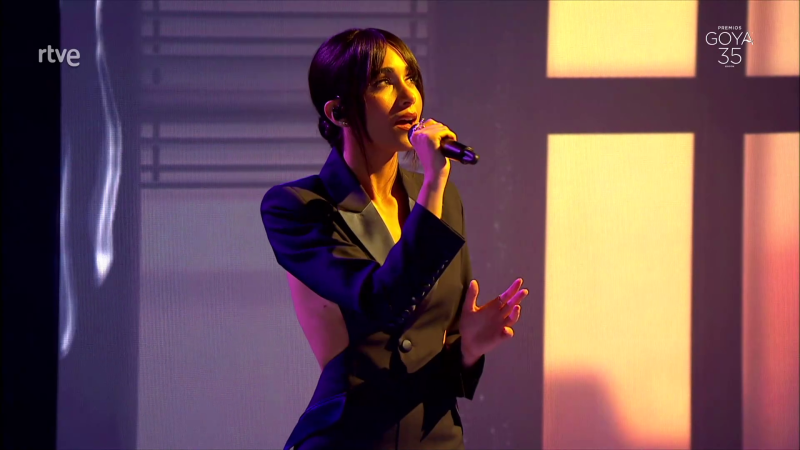 Aitana lanza un mensaje esperanzador con "Happy days are here again", de Barbra Streisand