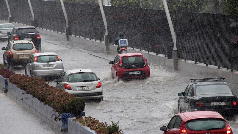 Importantes inundaciones en Ceuta, en alerta por fuertes lluvias
