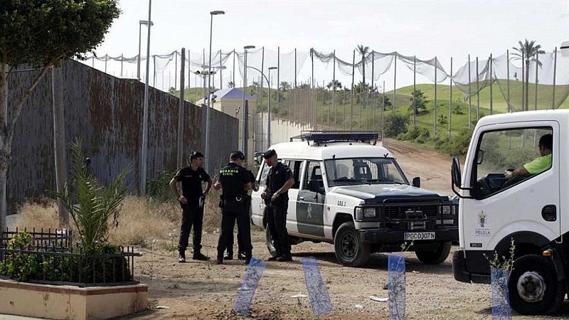 Más de 150 inmigrantes intentan saltar la valla de Melilla y 59 consiguen superarla y entrar en España