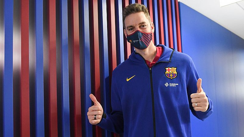 Pau Gasol pasa la revisión médica con el Barça