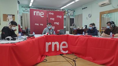 Las redes de solidaridad vecinal:  "Las personas que piden ayuda nunca pensaron que se verían en esta situación"