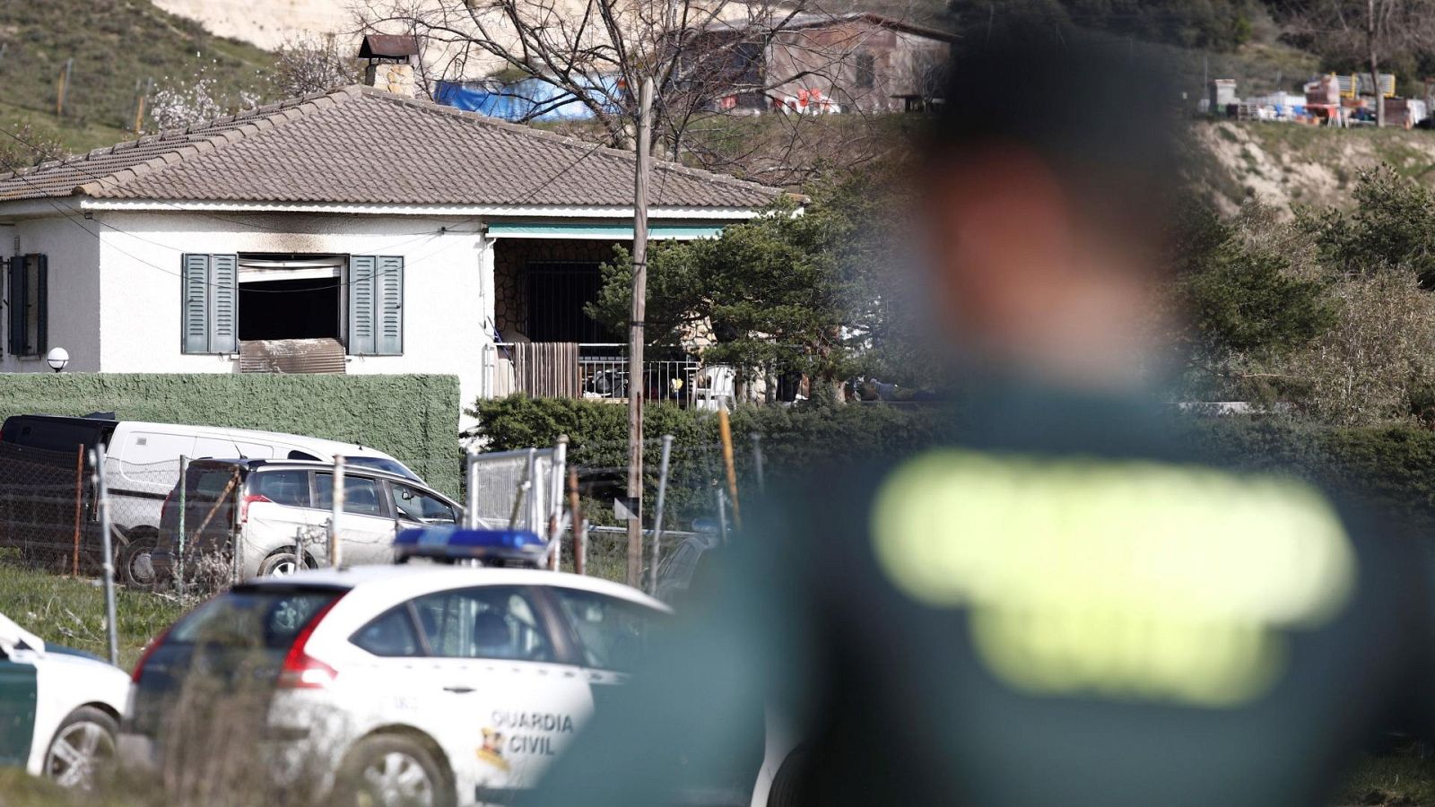 Los tres fallecidos en el incendio de El Molar habrían muerto por arma de fuego