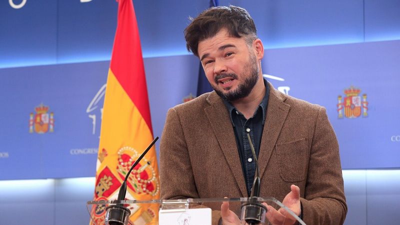 Rufián amenaza al Gobierno con retirarle el apoyo por aplaudir el suplicatorio de Puigdemont