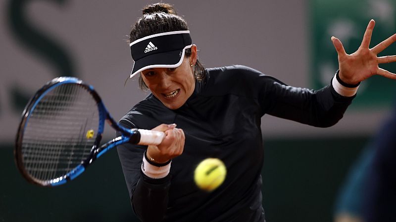 Muguruza vence con relativa facilidad a Swiatek en Dubai y accede a cuartos de final