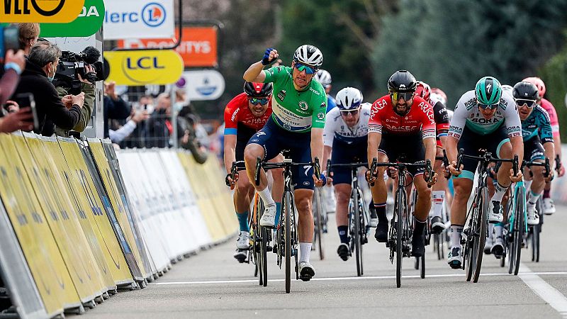 Bennett hace gala de su especialidad y suma su segunda victoria