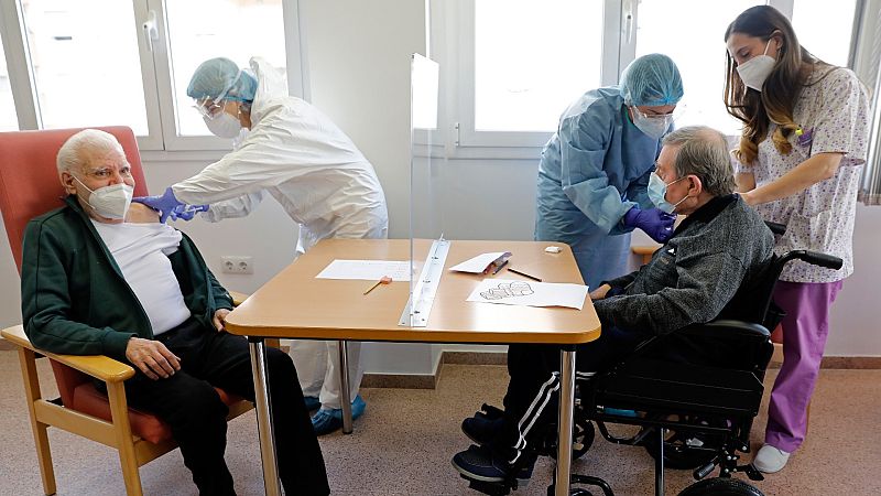 COVID-19 en España, hoy | 11 de marzo: Los próximos en recibir la vacuna serán mayores de 70 a 79 años y enfermos de alto riesgo