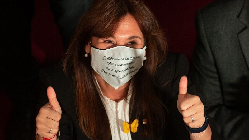 Borràs, elegida nueva presidenta del Parlament de Cataluña, promete combatir las "injerencias externas"