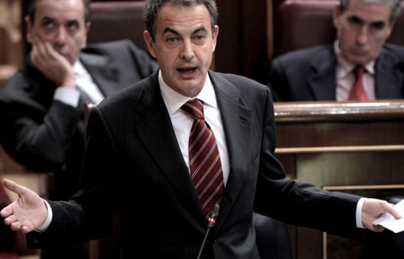 Rajoy acusa a Zapatero de una "descomunal bajada de pantalones" ante el PNV