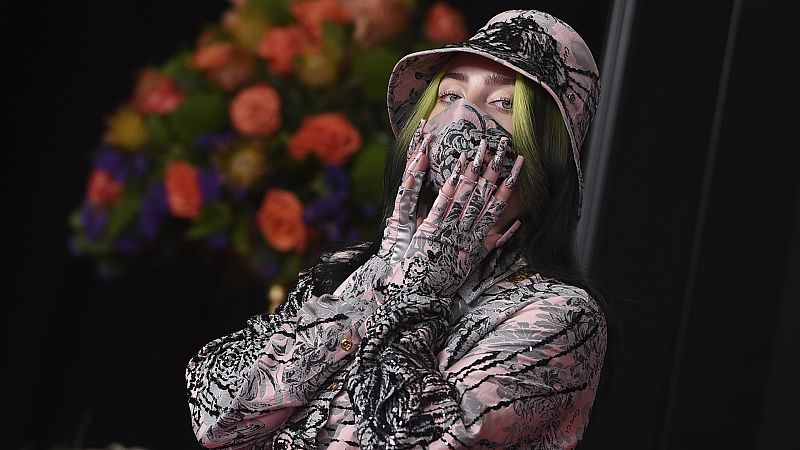 Bad Bunny, Billie Eilish, Dua Lipa, Taylor Swift y Cardi B, entre las actuaciones de los Grammy más anómalos de la historia