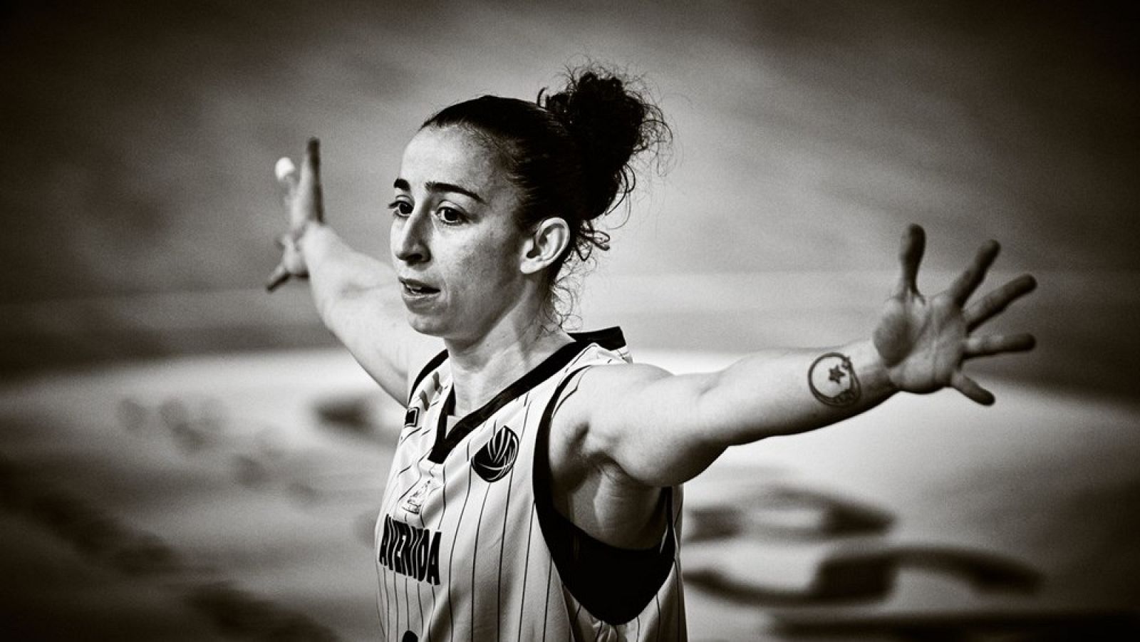 Silvia Domínguez: "La marea azul va a jugar un papel crucial en la eliminatoria"