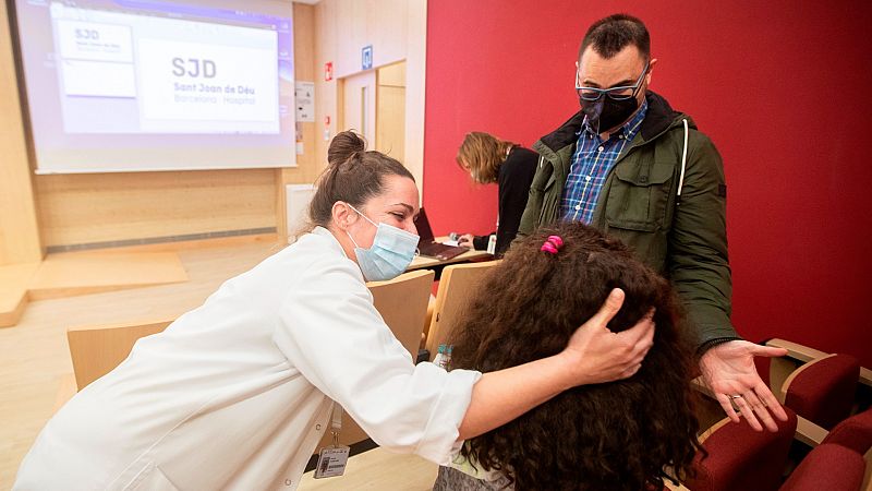 Realizan con éxito el primer trasplante renal cruzado en España a una niña de grupo sanguíneo incompatible