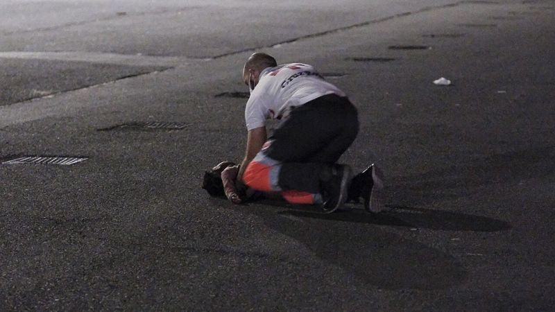 Los sanitarios reaniman a una bebLos sanitarios reaniman a una bebé con hipotermia que llegó en patera a Canarias: "¡Avisad ya a la ambulancia!"